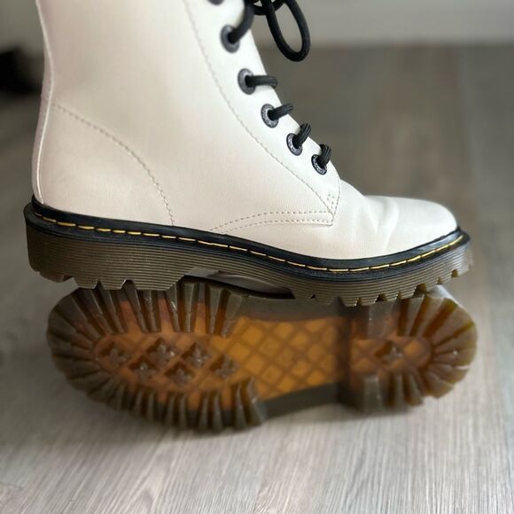 Dr. Martens White Boots Size US 7 - Picture 4 of 7